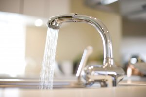 water faucet sink